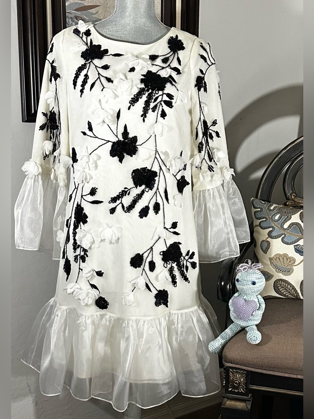 Marchesa Notte 3D Floral Organza Ruffle Tunic Cocktail Dress White/Black Size 8